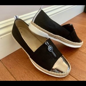 SIZE 6.5 Ann Klein Espadrille Flex sole black